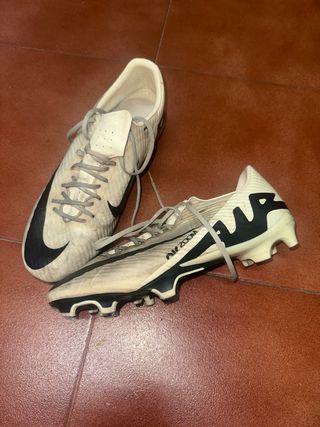 Botas de fútbol Nike Talla 43 y puma 43