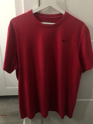 Camiseta Nike Roja Talla L