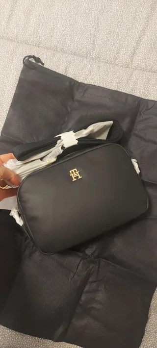 Borsa a tracolla Tommy Hilfiger nera