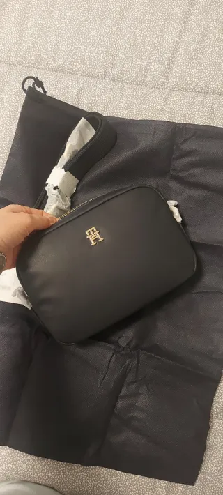 Borsa a tracolla Tommy Hilfiger nera