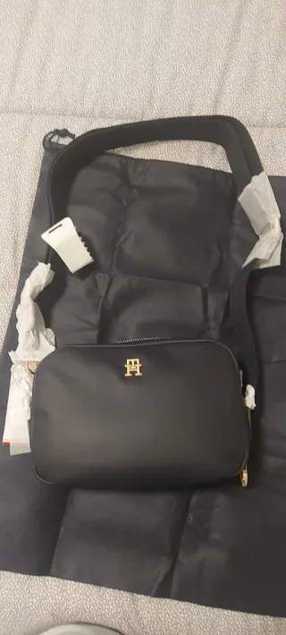 Borsa a tracolla Tommy Hilfiger nera