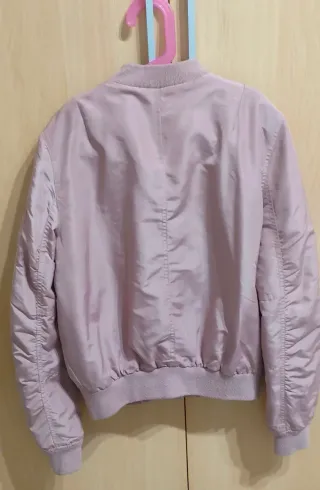 Chaqueta bomber Stradivarius rosa Talla XS