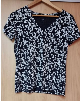 Dos camisetas de la marca CA. Talla L