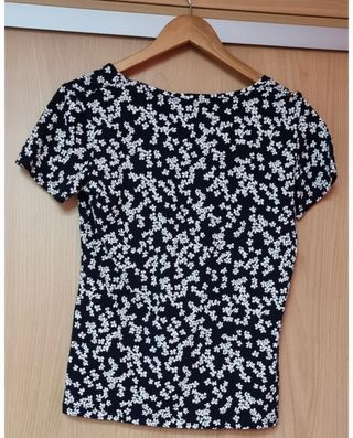 Dos camisetas de la marca CA. Talla L