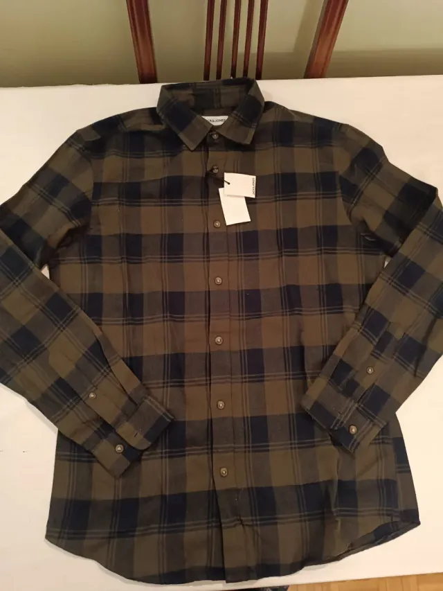 Camisa de franela marrón.NUEVA. OPORTUNIDAD