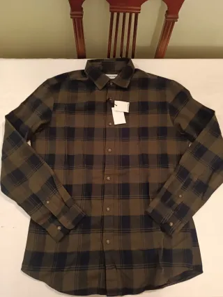 Camisa de franela marrón.NUEVA. OPORTUNIDAD