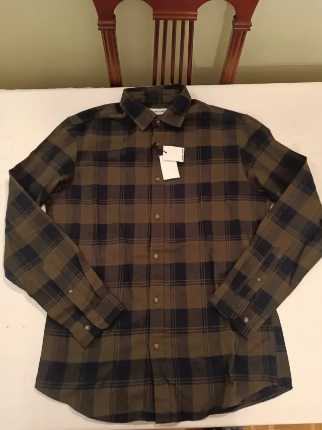 Camisa de franela marrón.NUEVA. OPORTUNIDAD