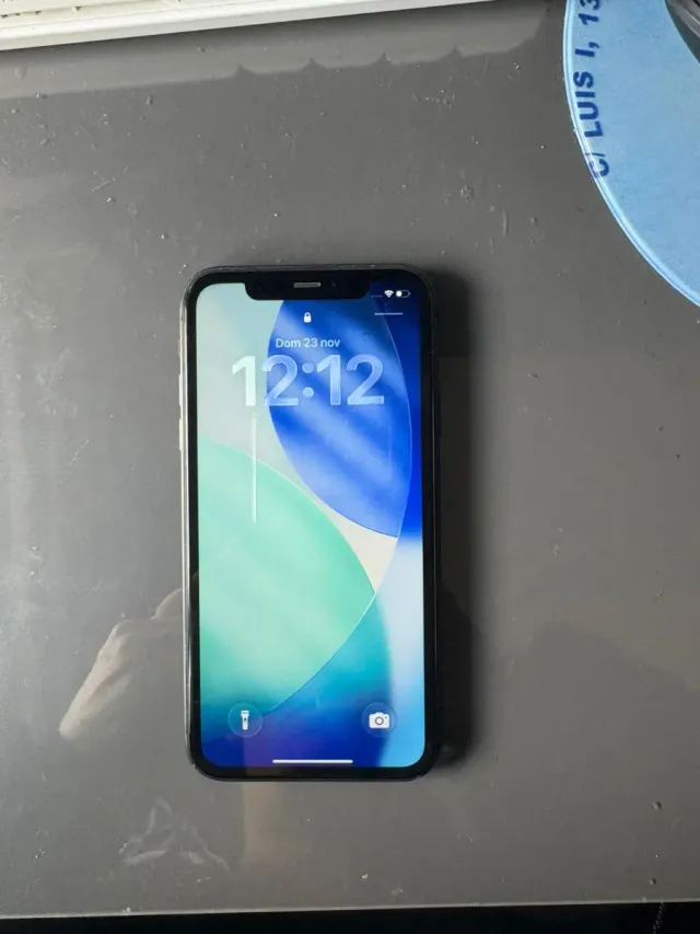 iPhone 11 Batería al 79%