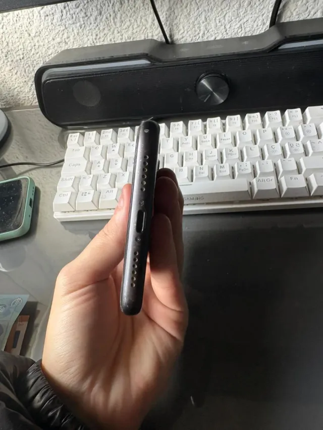 iPhone 11 Batería al 79%