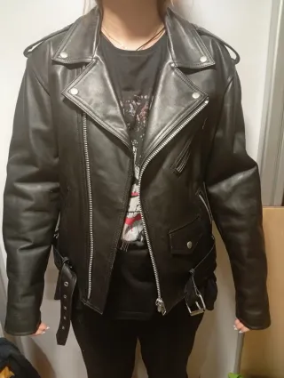 Chaqueta de cuero con flecos