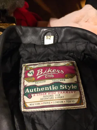 Chaqueta de cuero con flecos