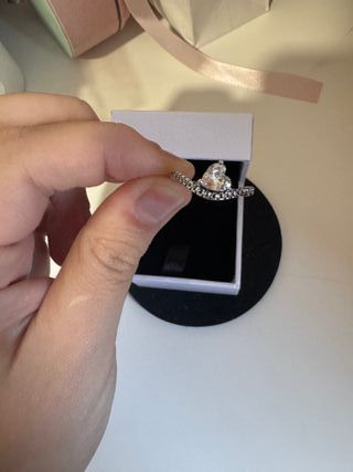 Anillo plateado Corazón Brillante y brillos 925