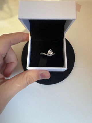 Anillo plateado Corazón Brillante y brillos 925