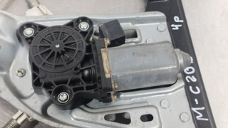 ELEVALUNAS DELANTERO IZQUIERDO MERCEDES-BENZ CLAS