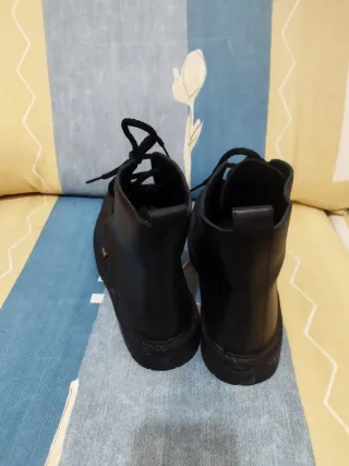 Botas de piel negras talla 42 con punta de hierro