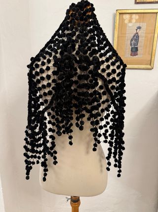 Mantilla de madroños negra
