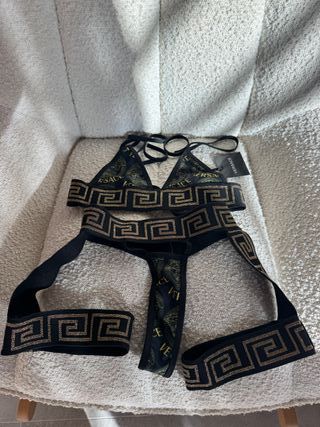Conjunto Lenceria Versace Negro y Dorado