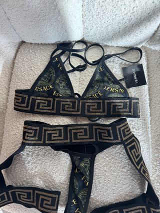 Conjunto Lenceria Versace Negro y Dorado