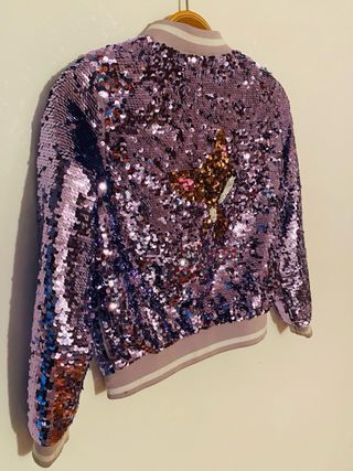 Chaqueta H&M niña lentejuelas morada.