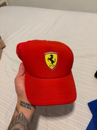 Lote 5 Gorras: Ferrari, Jordan, Marrón