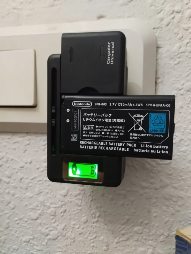 Nintendo 3DS XL Rossa - Da Riparare