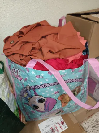 Muchas prendas variadas