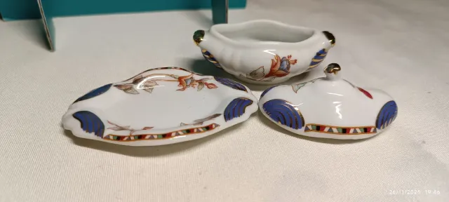 Zuppiera ovale miniatura decoro viola