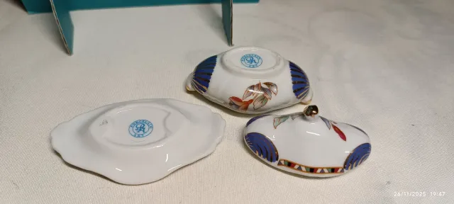 Zuppiera ovale miniatura decoro viola