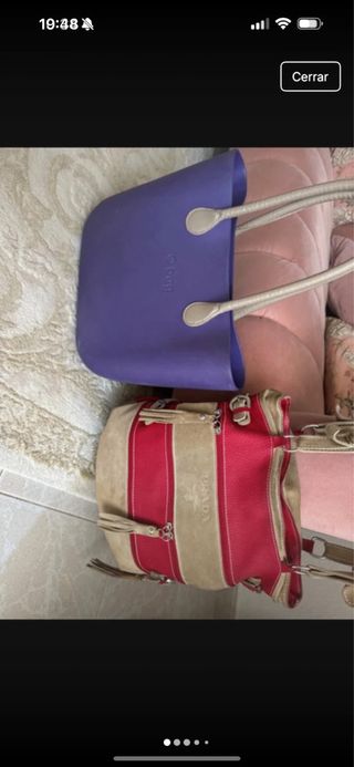 Bolsos morado y rojo
