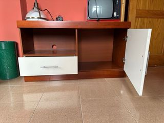 3 mobili da soggiorno e 2 poltrone