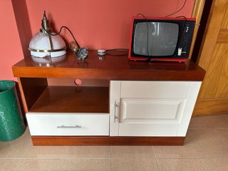 3 mobili da soggiorno e 2 poltrone