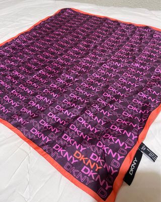 Pañuelo DKNY Mujer Nuevo.
