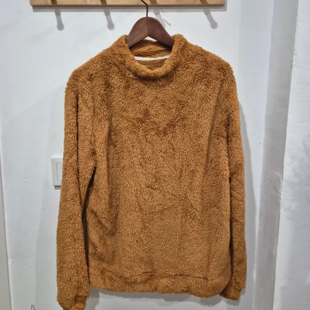 Sudadera peluda marrón