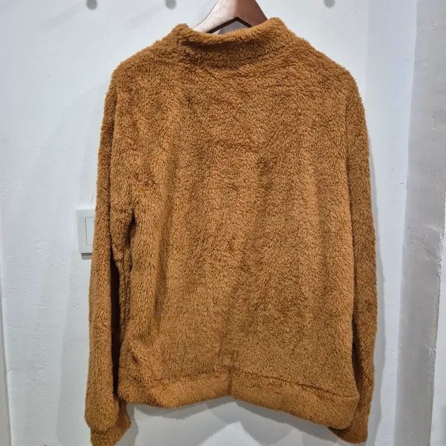 Sudadera peluda marrón