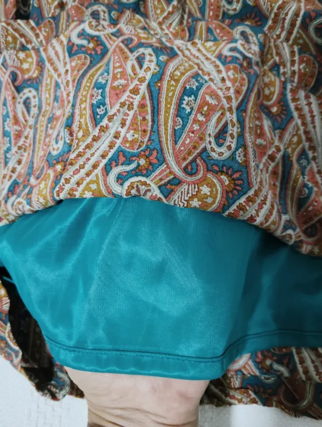 Vestido paisley con forro interior