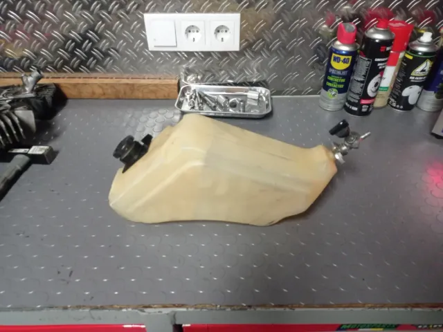 Depósito y escuadras Derbi Variant Start