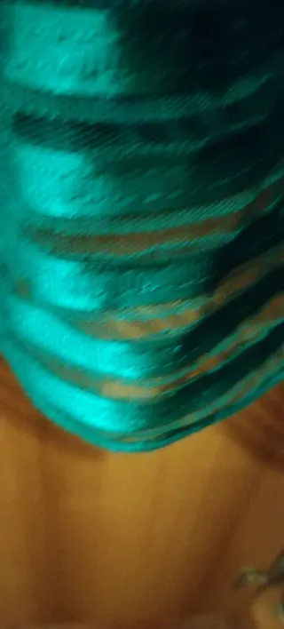 Vestido fiesta esmeralda con tirantes y forro inte