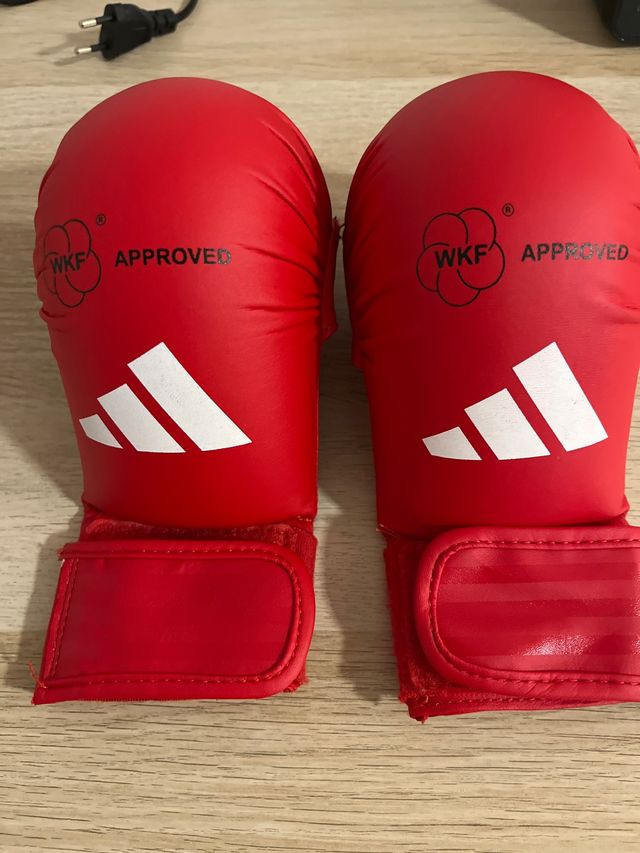 Guantillas Karate Adidas WKF Talla L Rojas