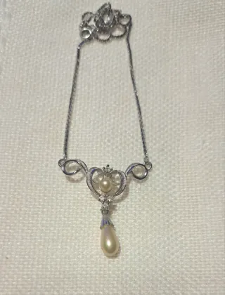 Colgante de plata con perla