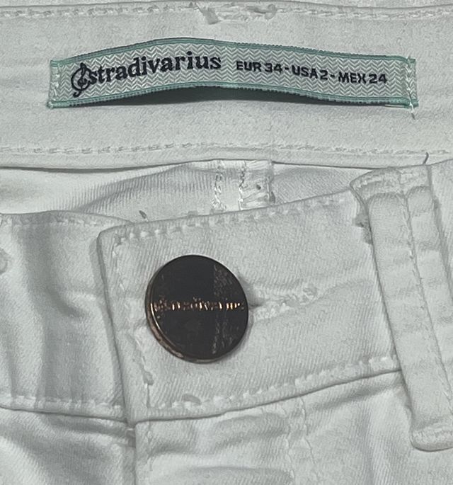 Pantalón blanco Stradivarius talla 34