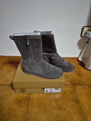 Botas UGG grises talla 39