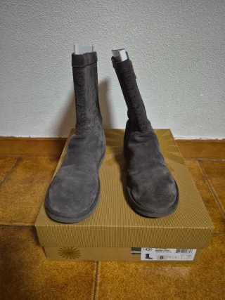 Botas UGG grises talla 39