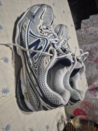 Zapatillas New Balance Azul y Blanco