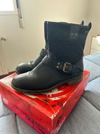 Botas Xti negras mujer