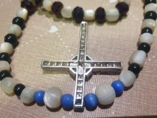 Collar Nacar y Plata con Cruz