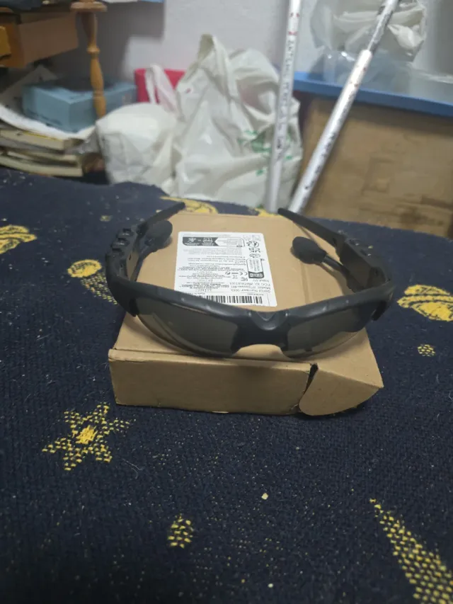 Gafas de sol con altavoces integrados