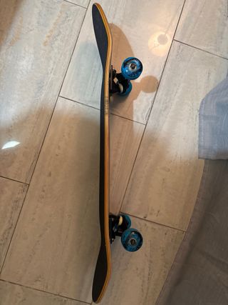 Skate Negro Diseño Azul