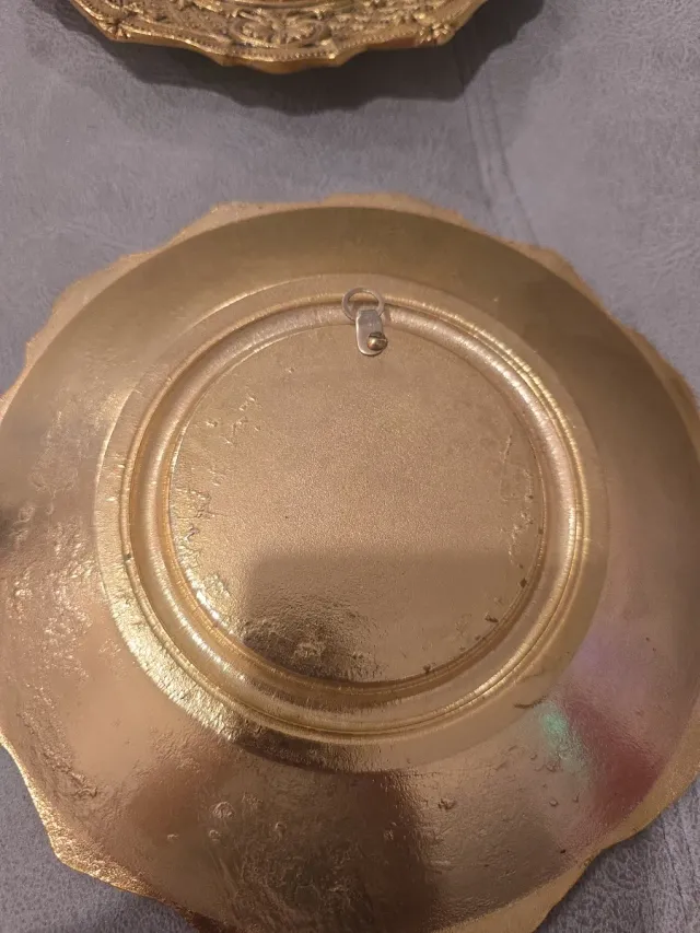 Juego 2 platos bronce vintage esmaltados