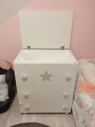 Cajonera con cambiador y bañera infantil