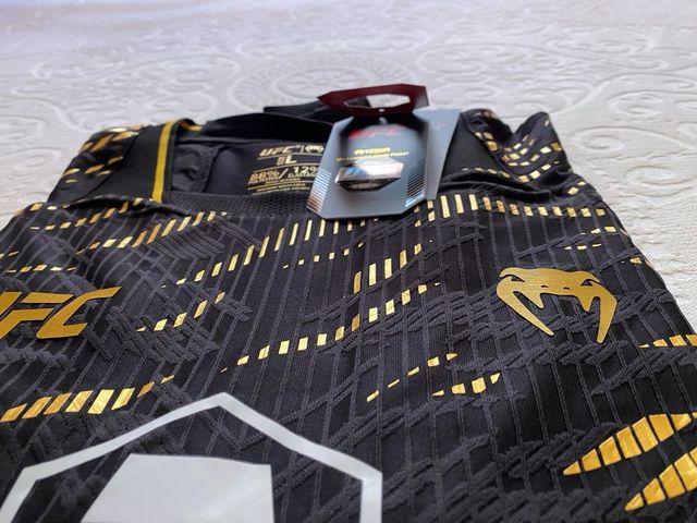 Camiseta UFC Venum Fight Night Negra Talla L